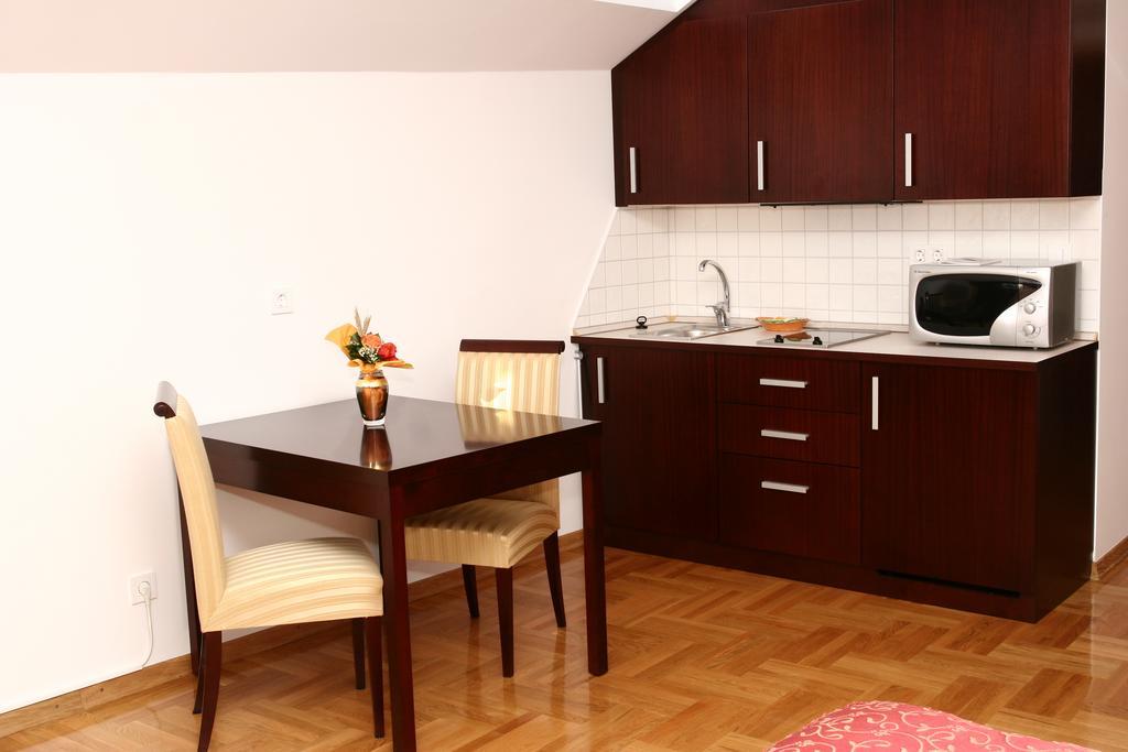 Apartmani Marbis Koprivnica Habitación foto