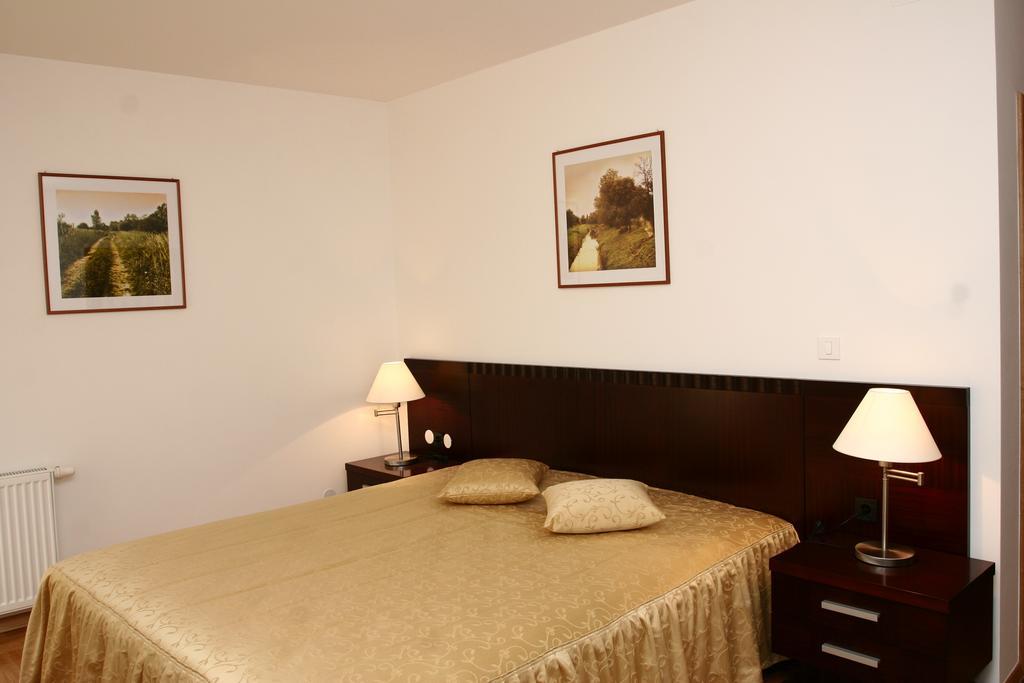 Apartmani Marbis Koprivnica Habitación foto