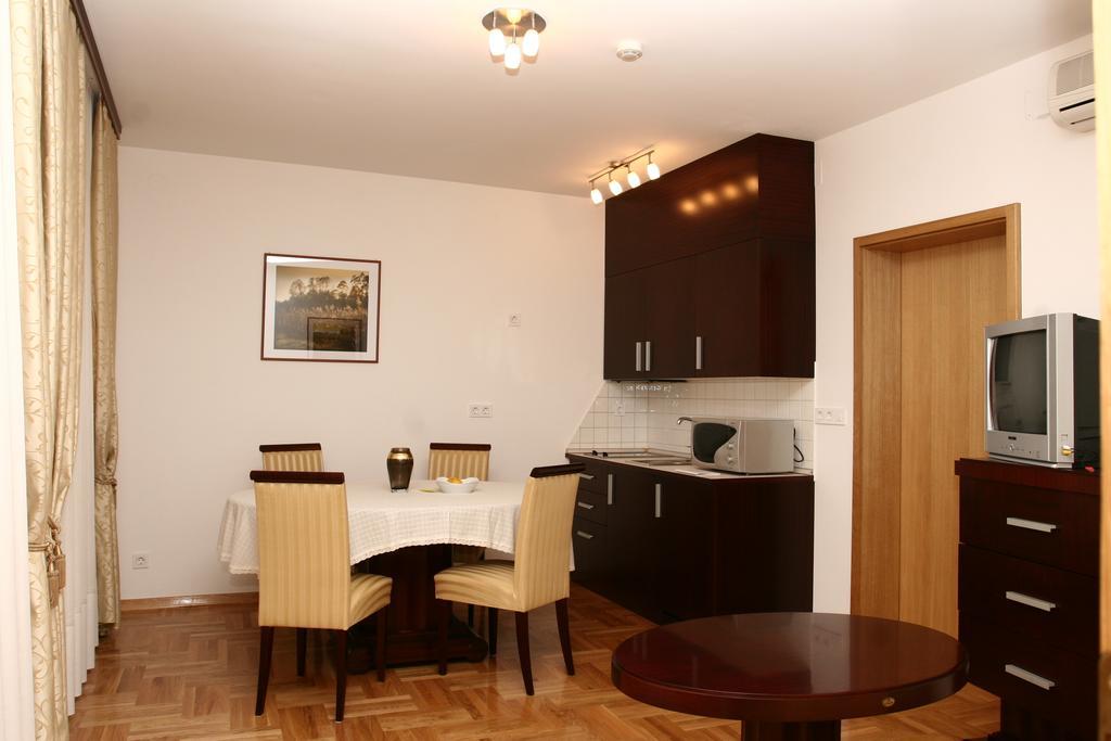 Apartmani Marbis Koprivnica Habitación foto